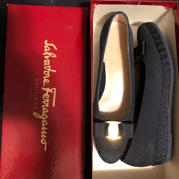 Ferragamo shoes - Picture 1 of 3